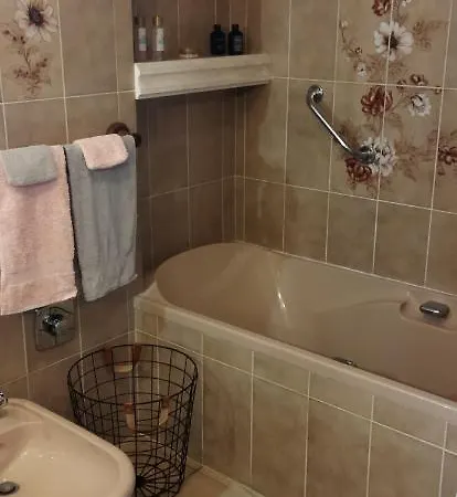 Chambre Independante Dans Grande Maison Chaleureuse Homestay